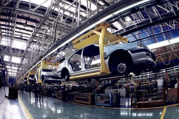 گشایش اعتبار ۴۰ همتی برای خودروسازان: بسته حمایتی جدید وزیر صمت و بانک مرکزی