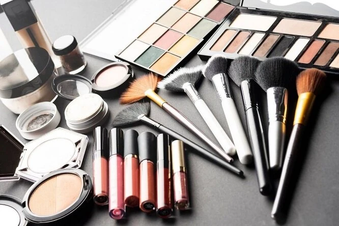 هشدار سازمان غذا و دارو: حساسیت پوستی به محصولات آرایشی، شایع و نیازمند آگاهی